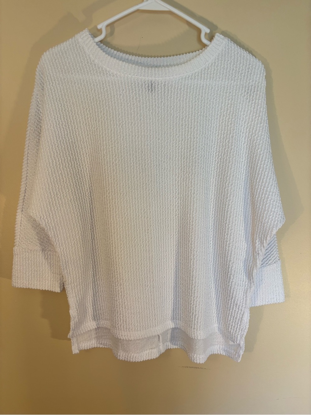 Ellen Tracy White Textured Lightweight Scoop Neck Sweater